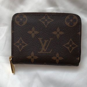 Louis Vuitton zippy coin purse